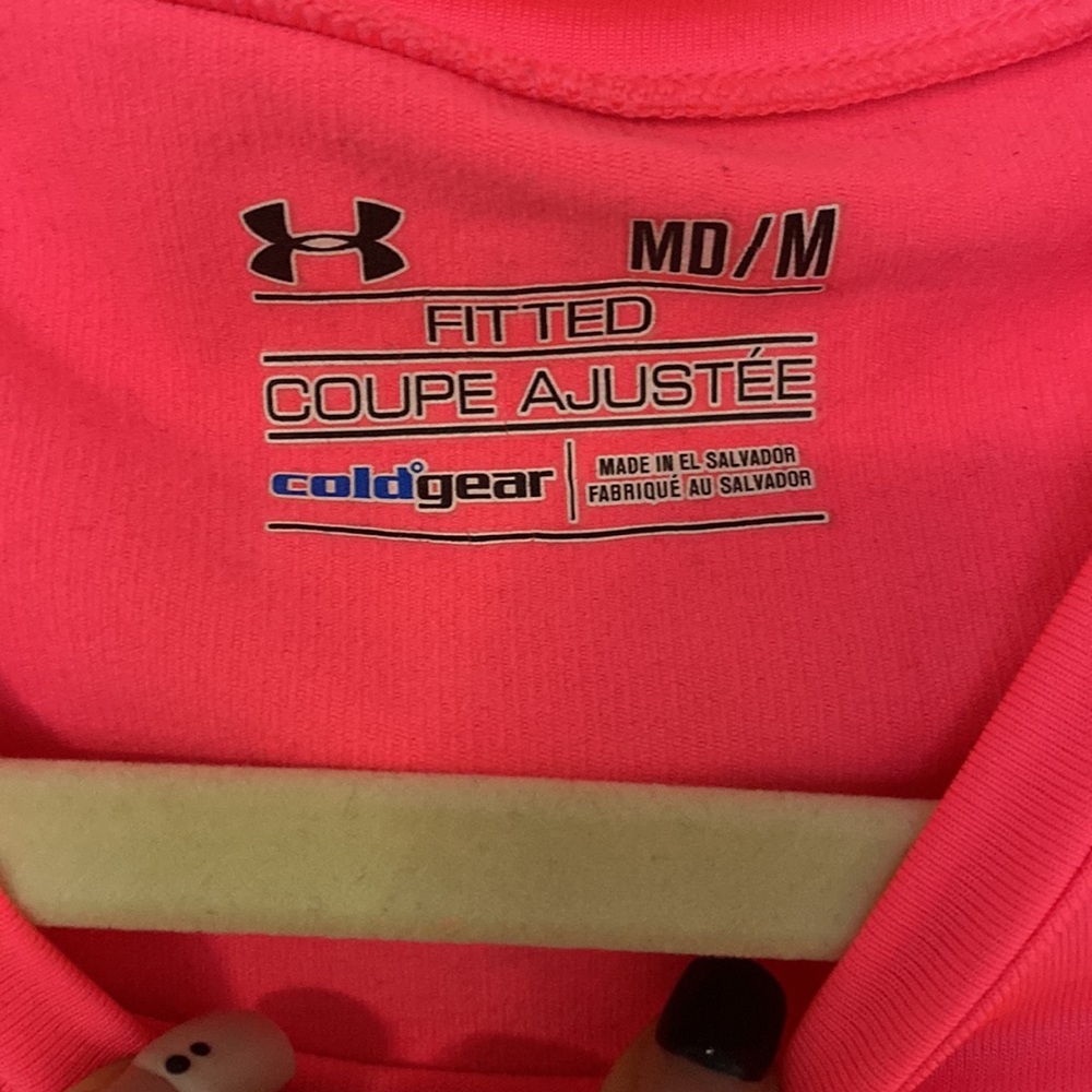 UNDER ARMOUR TOP - Picture 2 of 2